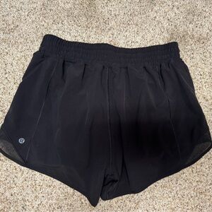 lululemon athletica hotty hot high rise lined shorts - 4”
